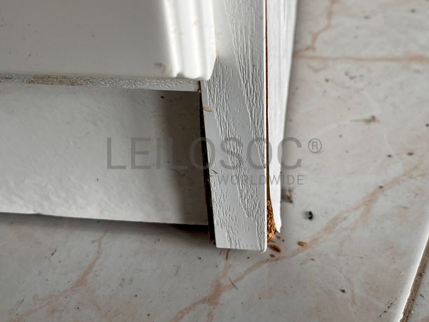 Sapateira de madeira