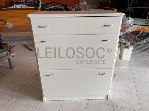 Sapateira de madeira