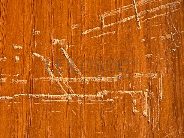 Cómoda de quatro gavetas