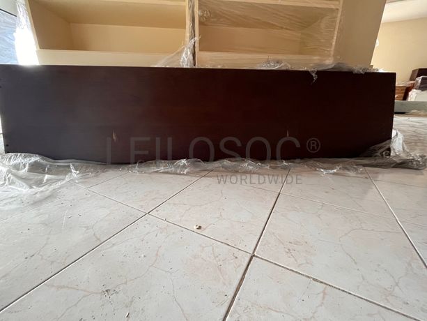 Base de cama em madeira