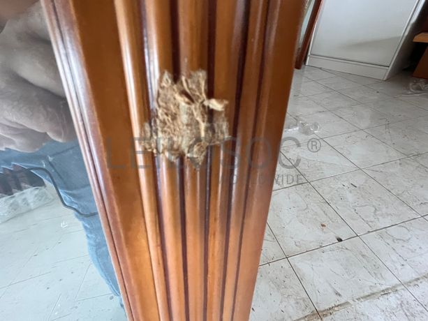 Espelho  com moldura em madeira