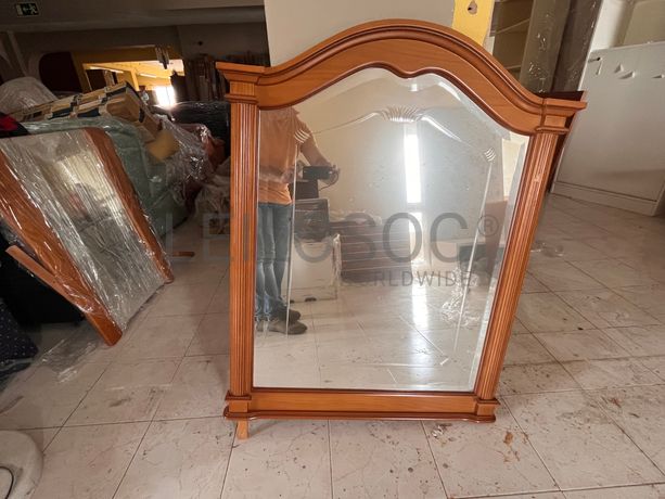 Espelho  com moldura em madeira