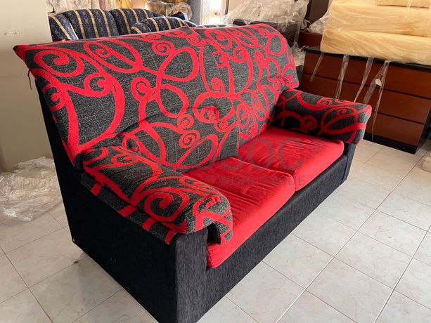 Sofá de dois lugares