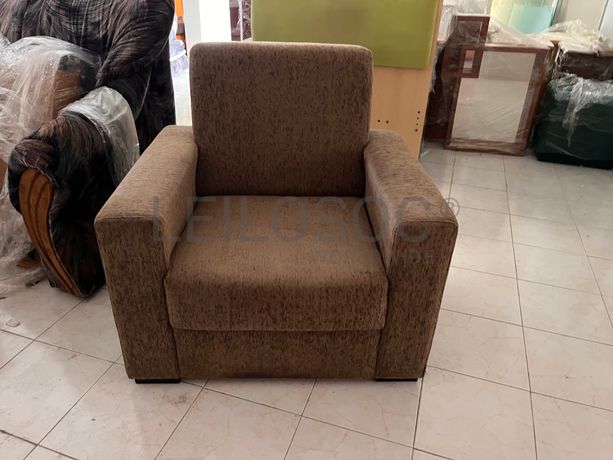 Sofá individual em tecido