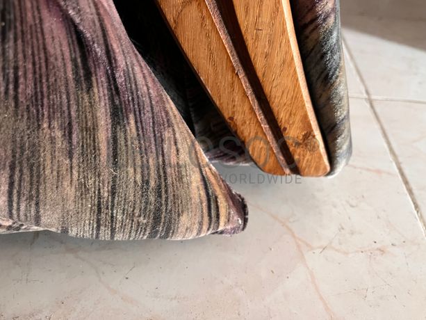 Sofá de três lugares