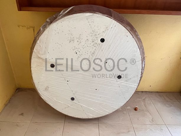 Tampo de mesa em madeira