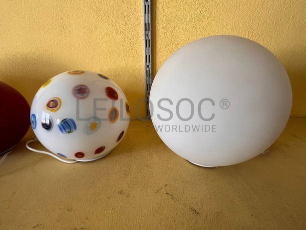 Candeeiros em formato de bola