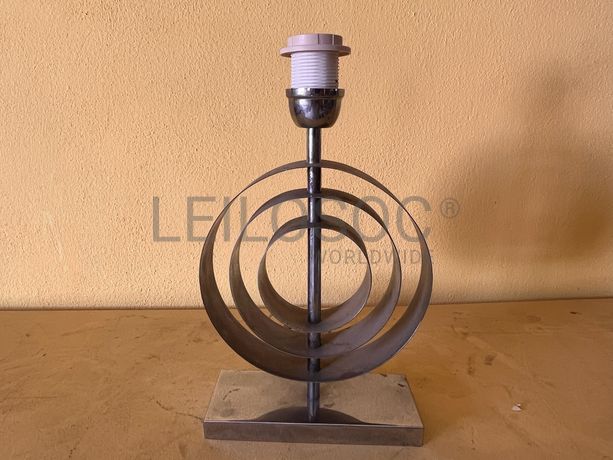 Base de candeeiro em ferro