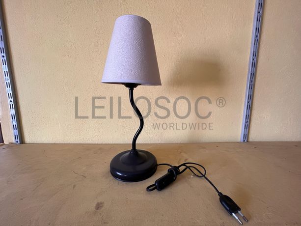 Candeeiro pequeno em ferro