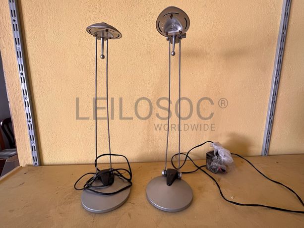 Candeeiros pequenos em metal