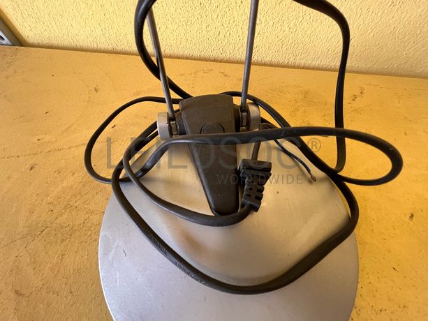 Candeeiros pequenos em metal