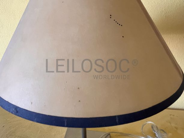 Candeeiro pequeno em metal