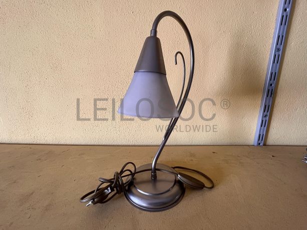 Candeeiro pequeno em metal