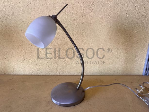 Candeeiro pequeno em metal