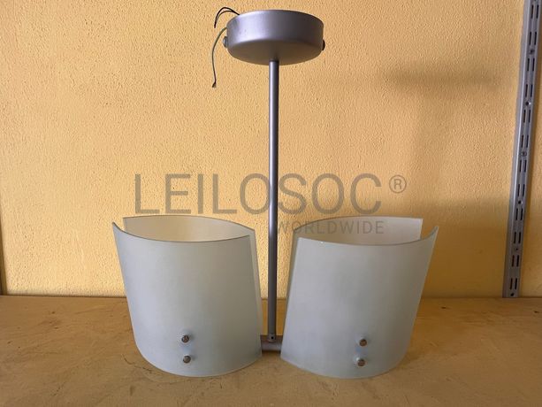 Candeeiro de teto em metal