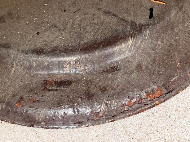 Candeeiro de pé alto em ferro