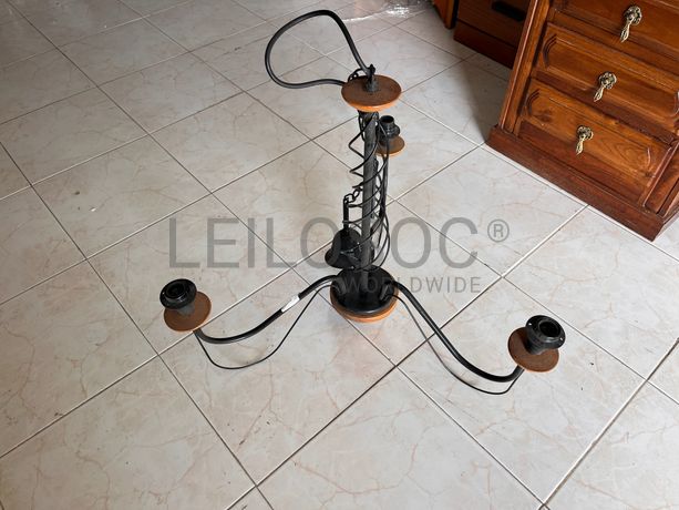 Candeeiro de teto metálico