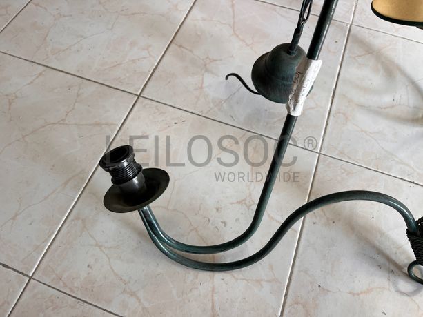 Candeeiro de teto metálico