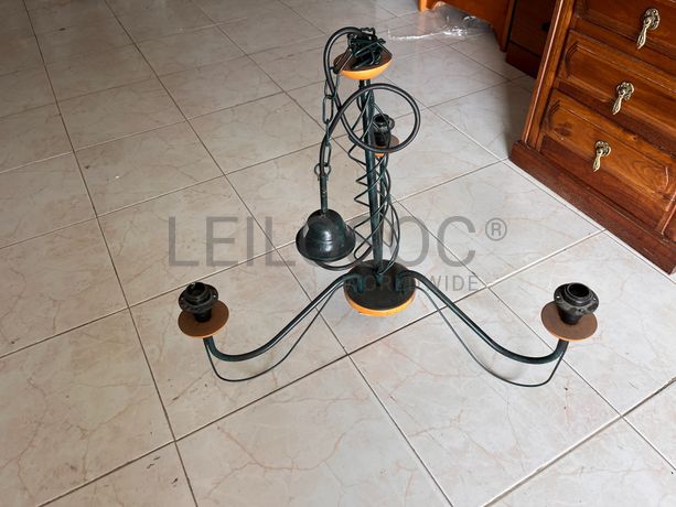 Candeeiro de teto metálico