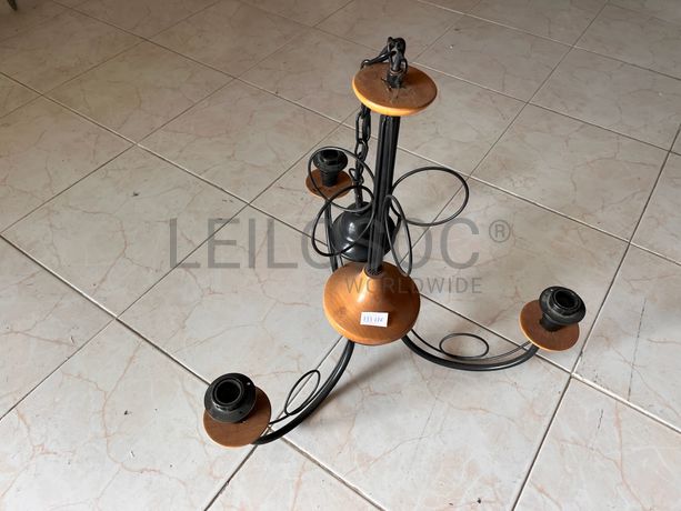 Candeeiro de teto metálico