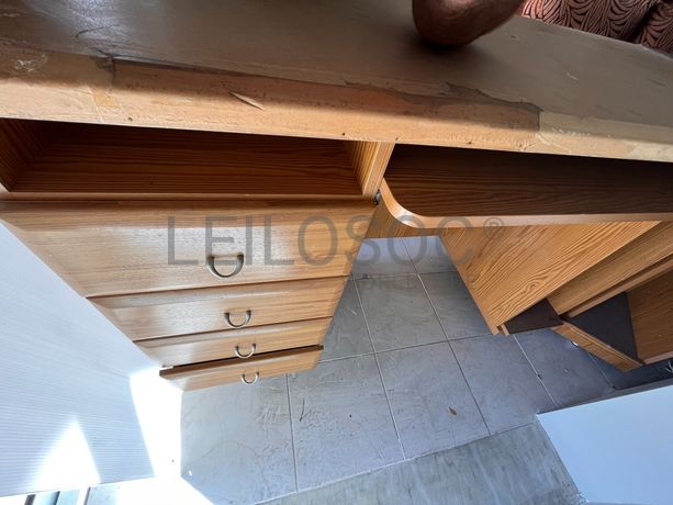 Secretária em madeira