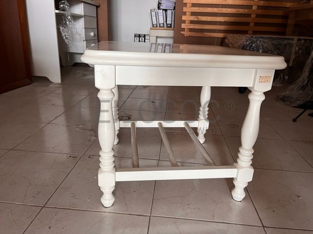 Mesa de centro em madeira