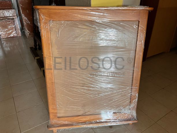 Moldura de espelho em madeira