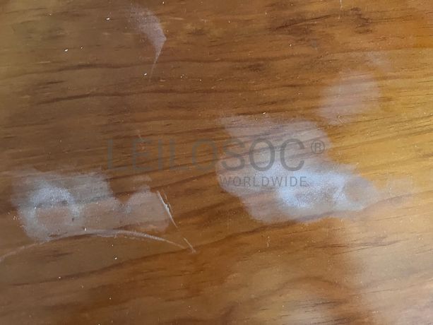 Mesa de madeira oval extensível