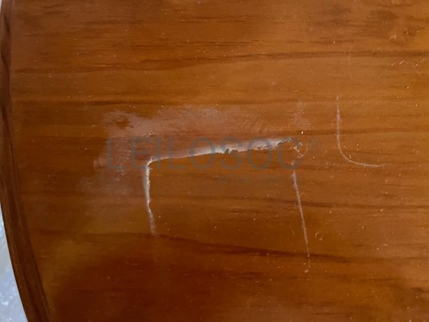 Mesa de madeira oval extensível