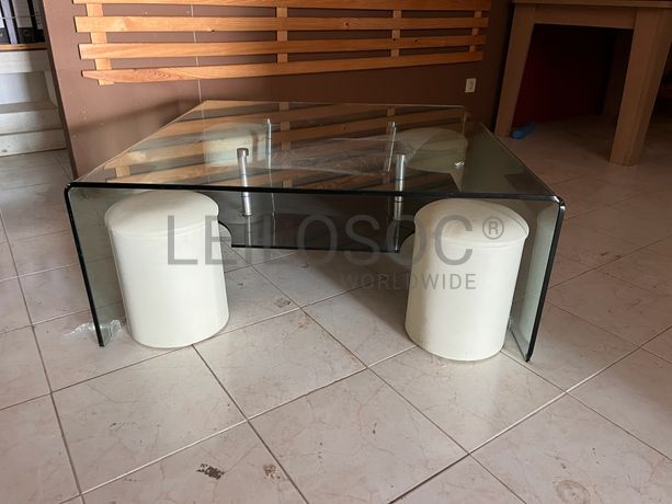 Mesa pequena de vidro