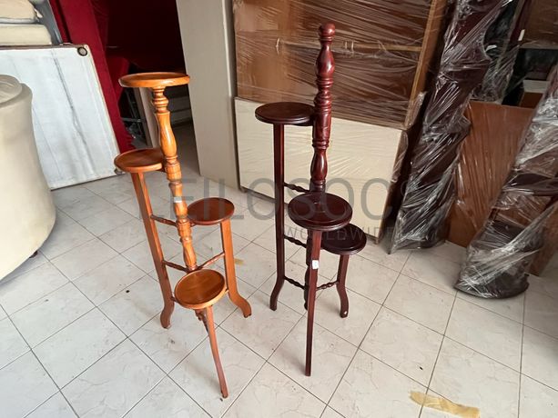 Suportes de madeira para vasos