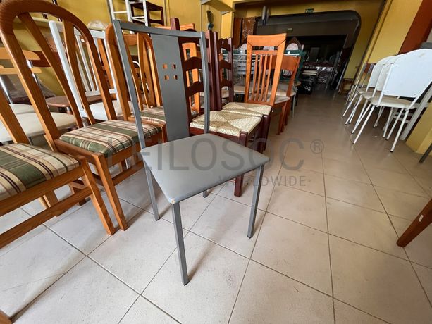 Lotes 1 a 35 · Cadeiras