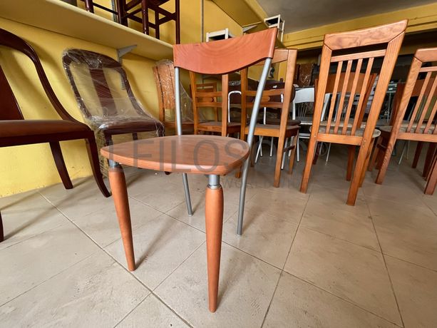 Lotes 1 a 35 · Cadeiras