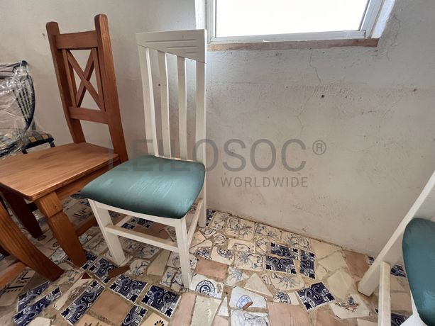 Lotes 1 a 35 · Cadeiras