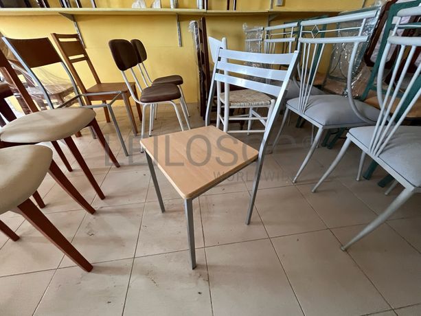 Lotes 1 a 35 · Cadeiras