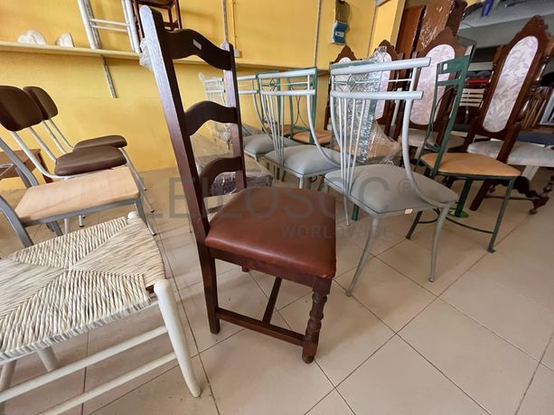 Lotes 1 a 35 · Cadeiras