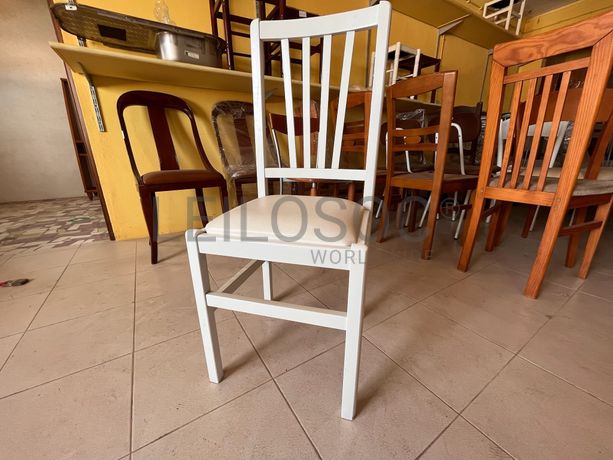 Lotes 1 a 35 · Cadeiras