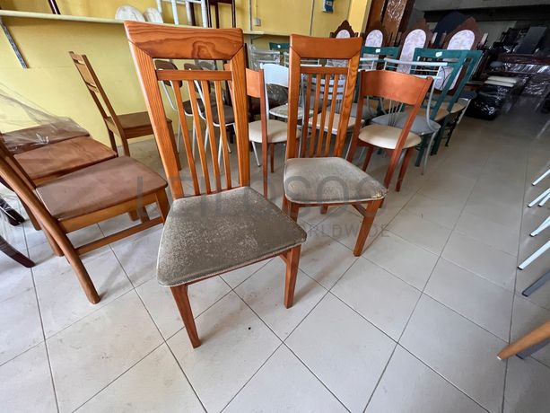 Lotes 1 a 35 · Cadeiras