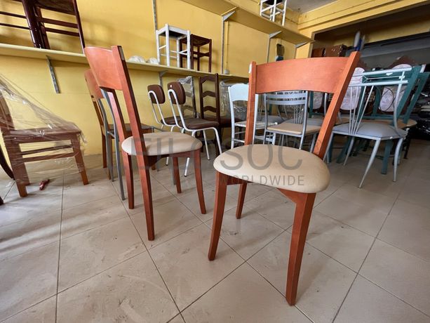 Lotes 1 a 35 · Cadeiras