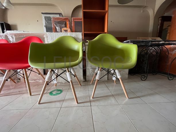 Lotes 1 a 35 · Cadeiras