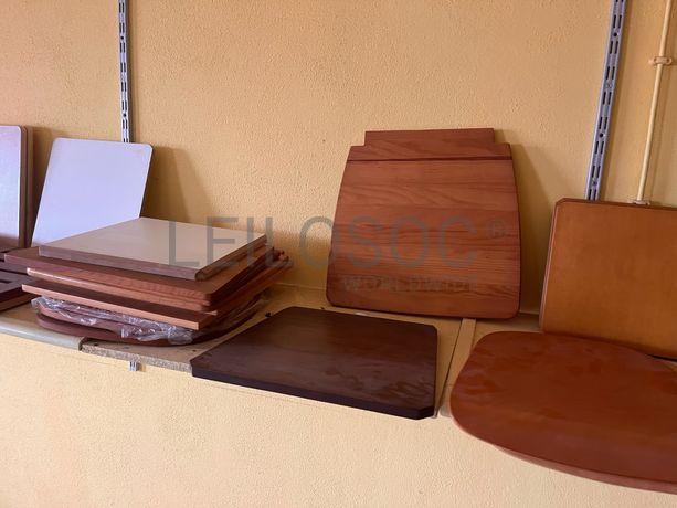 Lotes 36 a 70 · Mobiliário · Artigos de Decoração