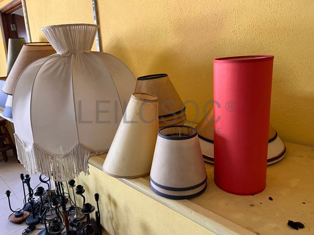 Lotes 36 a 70 · Mobiliário · Artigos de Decoração