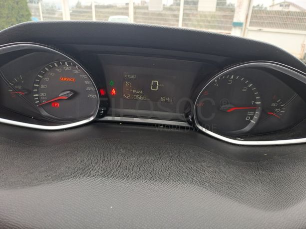 Peugeot 308 SW 1.6 BlueHDi · Ano 2014