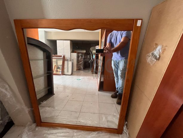 Lotes 106 a 140 · Mobiliário · Artigos de Decoração