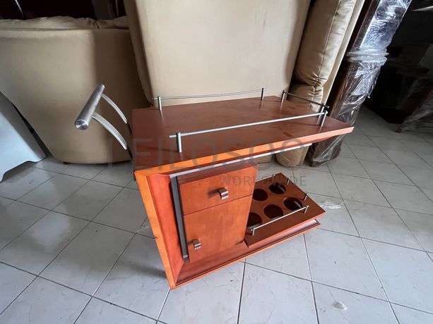 Lotes 106 a 140 · Mobiliário · Artigos de Decoração