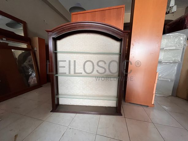 Lotes 106 a 140 · Mobiliário · Artigos de Decoração