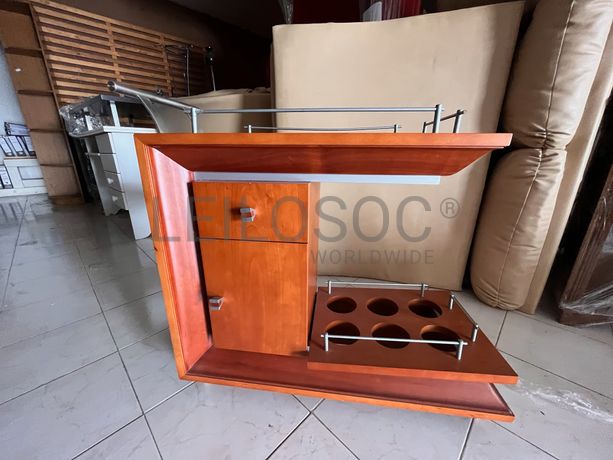 Lotes 106 a 140 · Mobiliário · Artigos de Decoração