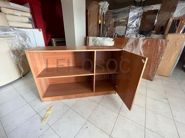 Lotes 106 a 140 · Mobiliário · Artigos de Decoração