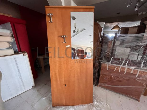 Lotes 106 a 140 · Mobiliário · Artigos de Decoração