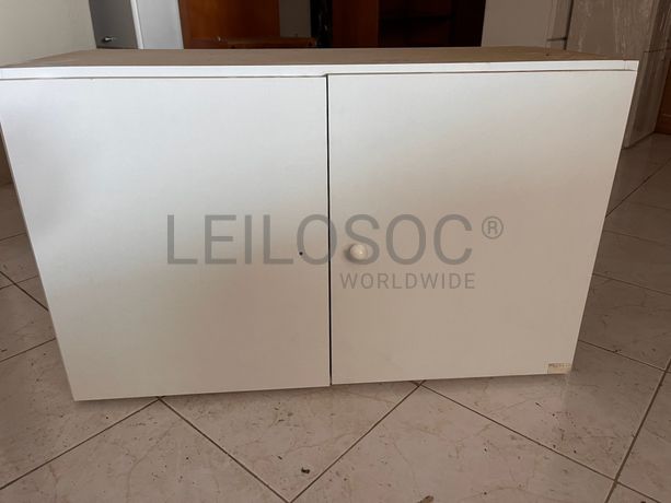 Lotes 141 a 175 · Mobiliário · Artigos de Decoração